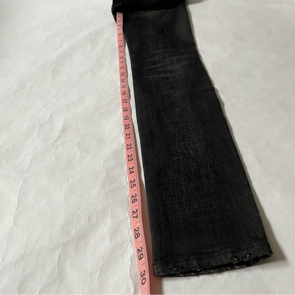 R13 / Sample - Picture 14 of 16